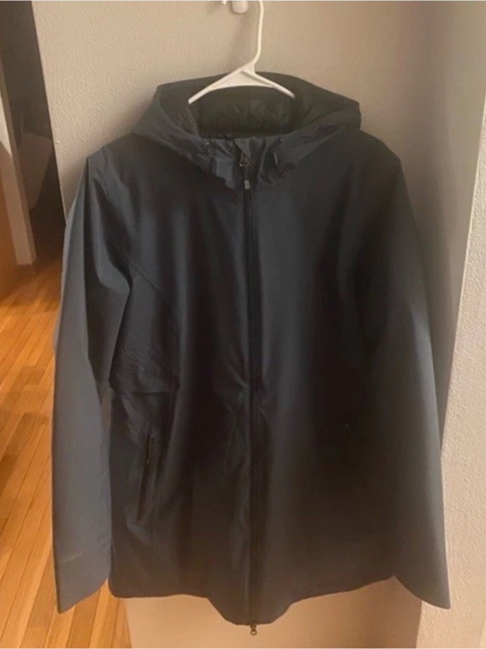 Eddie Bauer Women's Large Cloud Cap Fully Insulated Rain Jacket In Color  Storm